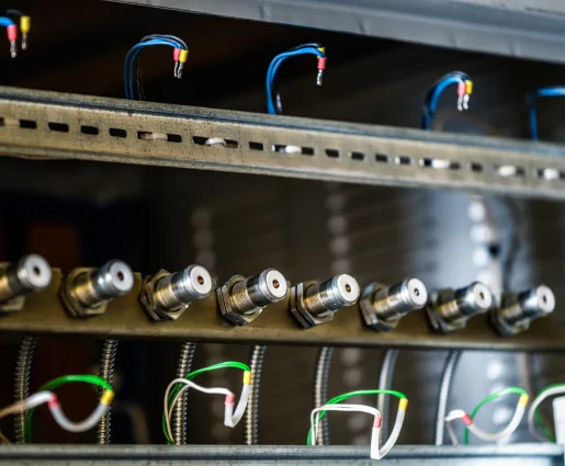 Plug and pin manufacturing using SLTL solutions